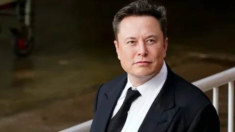 Elon Musk To Fire Half Of Twitter On Friday