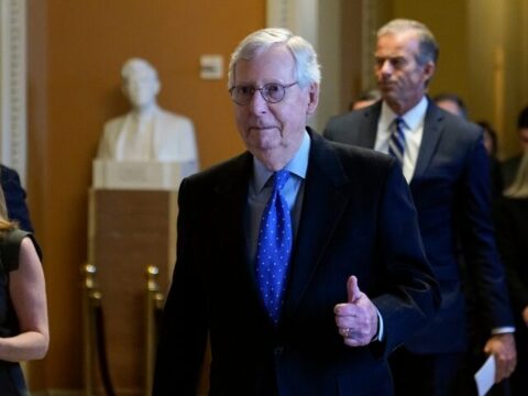 Mitch McConnell Wins Reelection as Senate GOP Leader, 10 Defectors Vote for Rick Scott